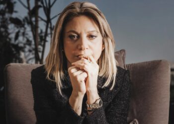 Το απόλυτο Βατερλό της Μαρίας Καρυστιανού – Γιατί την εγκαταλείπουν μαζικά οι δικοί της άνθρωποι και το κόμμα διαλύεται στα εξ ων συνετέθη!