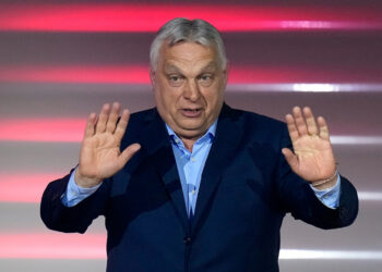 Ουγγαρία: O Βίκτορ Όρμπαν έχασε την εξουσία μετά από 16 χρόνια – Συνεχάρη τον πρώην σύμμαχό του, Πέτερ Μάγιαρ