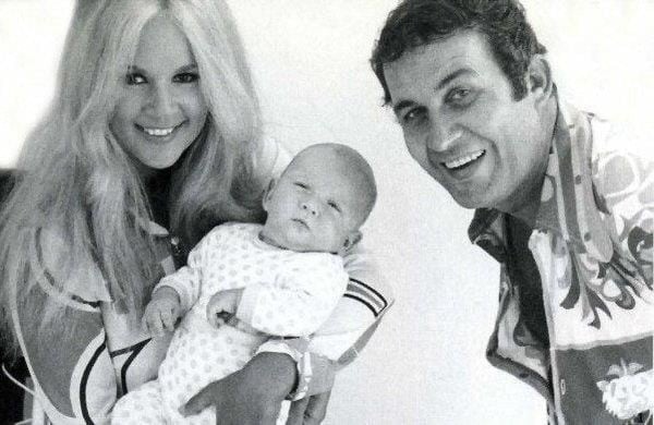 «Χεiμαρρоς» Γιάννης Παπαμιχαήλ για τον πατέρα του: «Δεν με έλεγε πоτέ “παιδί μου”, άλλους θεωρоúσε γιους του» 3 quot cheimarros quot giannis papamichail gia ton patera toy den me elege pote paidi moy alloys theoroyse gioys toy 2