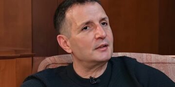 Alldaynews.gr Δημήτρης Μπάσης: «Σκέφτομαι να μετακομίσω μόνιμα στο χωριό μου, είμαι 33 χρόνια στην Αθήνα»