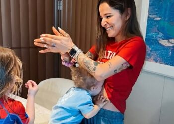 Εριέττα Κούρκουλου: Οι φωτογραφίες από το Πάσχα στην Κέρκυρα με τα παιδιά της