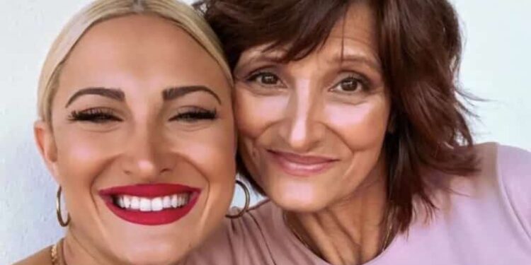 Ιωάννα Τούνη: Το συγκινητικό μήνυμα για τα 4 χρόνια από τον θάνατο της μητέρας της – «Δεν υπάρχει μέρα που να μη σε σκεφτώ»