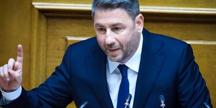 Ανδρουλάκης: «Ο πρωθυπουργός καταλαβαίνει ότι το λάδι στο καντήλι τελειώνει- Εάν ο λαός θέλει να φύγει η ΝΔ επιλογή είναι το ΠΑΣΟΚ»