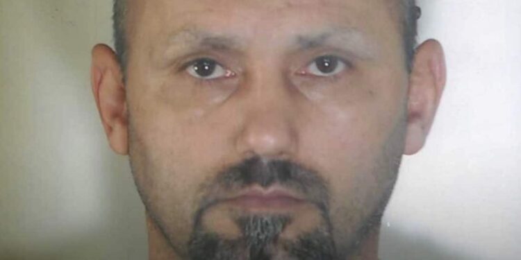 Υπέγραψε τον ψηφιακό του θάνατο: Το ευφυές κόλπο του Βασίλη Παλαιοκώστα που τον έσβησε από τα ραντάρ της αστυνομίας