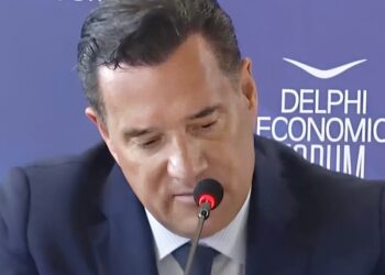 Άδωνις Γεωργιάδης: «Ο πατέρας μου πέθανε όταν ήμουν 17 χρονών και η μητέρα μου όταν ήμουν 20» – Η συγκίνηση του υπουργού Υγείας