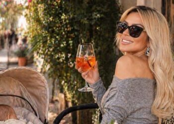 Βγήκε έξω ασαράντιστη η Καινούργιου: Που πήγε για ποτό τρεις εβδομάδες μετά τη γέννα;