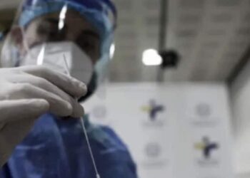 Σοβαρή προειδοποίηση για τα εμβóλια mRNA 5 χρόνια μετά τον κορονοϊó