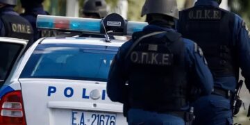 Ρομά τραυμάτισαν αστυνομικούς που τους έκαναν συστάσεις για δυνατή μουσική – Κρατούσαν σπασμένα μπουκάλια