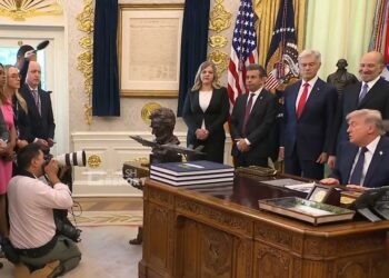 Ο Τραμπ αποθεώνει την Ελλάδα: «Φανταστική χώρα, μας έχει βοηθήσει πολύ – Τρομερός τύπος ο Μητσοτάκης»