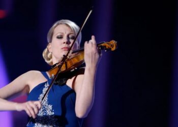 Μαέστρος έριξε στο έδαφος βιολί… ενός εκατομμυρίου δολαρίων – Πάγωσε η ορχήστρα (video)