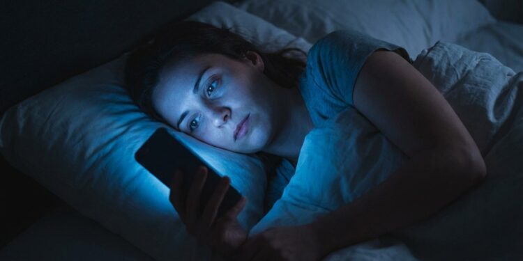 Το μεγαλύτερο λάθος που κάνουμε πριν τον ύπνο (και δεν είναι το κινητό)