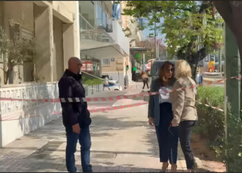 Τραγωδία στο Υπουργείο Τουρισμού: Γιατί άνοιξε το παράθυρο και έπεσε στο κενό η 51χρονη;