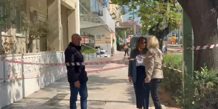 Τραγωδία στο Υπουργείο Τουρισμού: Γιατί άνοιξε το παράθυρο και έπεσε στο κενό η 51χρονη;