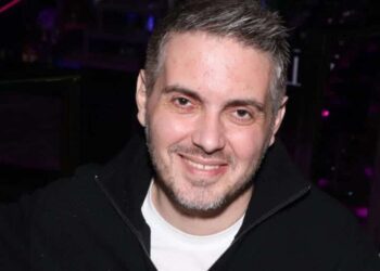 Μιχάλης Χατζηγιάννης: Η φωτογραφία με τους γονείς του για τη Γιορτή της Μητέρας
