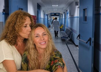 Ραγίζει καρδιές η μητέρα της Γωγώς Μαστροκώστα: «Δύο χρόνια παλεύει το παιδί μου» – Η τελευταία σκληρή ανακοίνωση των γιατρών