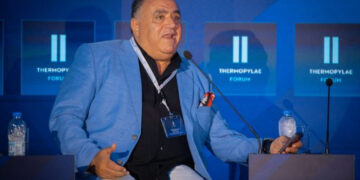 Σφακιανάκης: Δεν έχουμε πρόβλημα ανηλίκων, έχουμε πρόβλημα ενηλίκων που παράτησαν τα παιδιά τους σε TikTok και YouTube