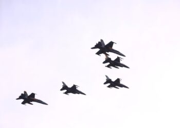 Γιατί πετούν μαχητικά αεροσκάφη στον ουρανό της Αθήνας