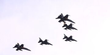 Γιατί πετούν μαχητικά αεροσκάφη στον ουρανό της Αθήνας