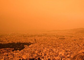 Καιρός: Μετά τα χιόνια έρχεται πρόωρος καύσωνας με 38άρια και αφρικανική σκόνη που θα κάνει αποπνικτική την ατμόσφαιρα