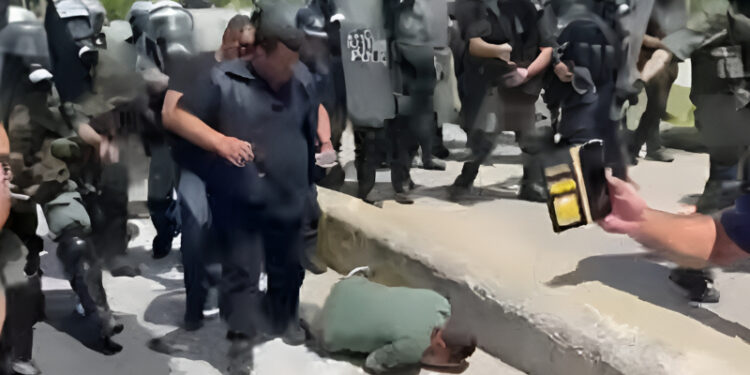 Επεισόδια στον Προμαχώνα ανάμεσα σε αγρότες και δυνάμεις των ΜΑΤ – Λιποθύμισε αγρότης έπειτα από ρίψη χημικού