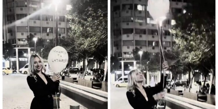 Νεαρή κοπέλα παίρνει το πτυχίο της, γράφει σε ένα μπαλόνι «μπαμπά τα κατάφερα» και το αφήνει στον αέρα για να πάει στον νεκρό πατέρα της