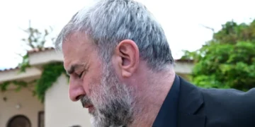 «Ξεκουράσου αγάπη μου, να είσαι σίγουρη ότι πάλι εσένα θα ερωτευόμουν» – Ράγισε καρδιές ο επικήδειος του Τραϊανού Δελλά