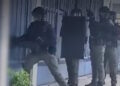 Απάτες «μαμούθ» με λεία άνω των 2 εκ. ευρώ, παριστάνοντας λογιστές και υπαλλήλους του ΔΕΔΔΗΕ – Βίντεο με την έφοδο της ΕΛΑΣ