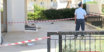 Σχεδίαζαν από καιρό την πτώση στο κενό οι δύο 17χρονες – Στα χέρια των αρχών το ημερολόγιο της πολυτραυματία – Τα κοινά στοιχεία με το σημείωμα