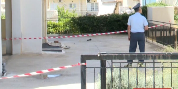 Σχεδίαζαν από καιρό την πτώση στο κενό οι δύο 17χρονες – Στα χέρια των αρχών το ημερολόγιο της πολυτραυματία – Τα κοινά στοιχεία με το σημείωμα