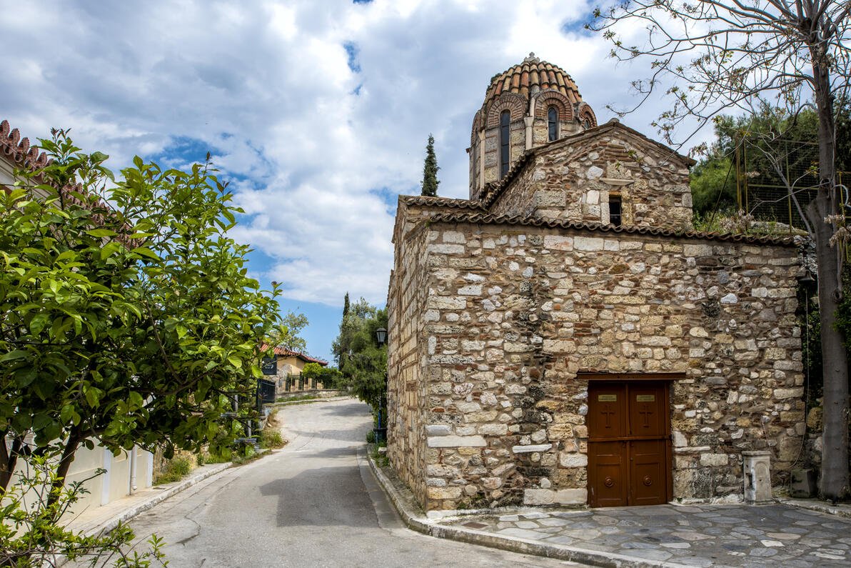 Ιερός Ναός Μεταμόρφωσης του Σωτήρος στην Πλάκα