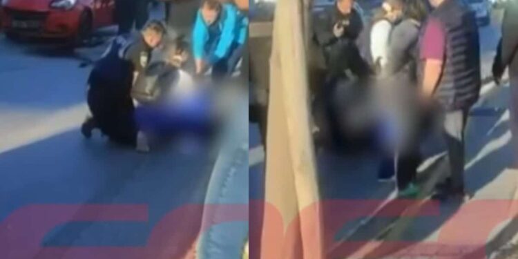 Τραγωδία: Η σπαρακτική στιγμή που η μητέρα του 21χρονου Νικήτα φτάνει στο σημείο της δολοφονίας (video)