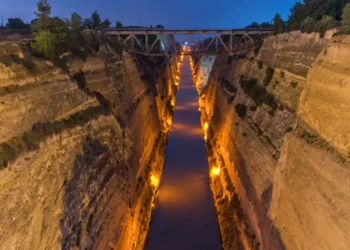 ΕΚΤΑΚΤΟ: Συναγερμός στη Διώρυγα της Κορίνθου – Ανήλικη εντοπίστηκε να επιπλέει εντός του καναλιού