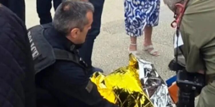 Τρεις δημοσιογράφοι τραυματίες σε εκδήλωση για την πρώτη προσγείωση του αεροσκάφους «Patra» της TUI (video)