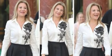 Alldaynews.gr Μαρία Καρυστιανού: Η εμφάνιση με δημιουργία του Βασίλη Ζούλια στην παρουσίαση του κόμματος στη Θεσσαλονίκη
