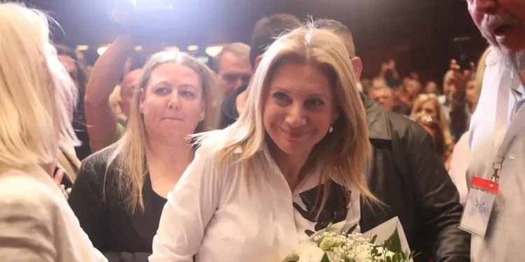 «Ελπίδα για τη Δημοκρατία»: «Η πρώτη Χάρτα ήταν του Ρήγα, η δεύτερη της Μαρίας Καρυστιανού» – Θερμό κλίμα στο Ολύμπιον για το νέο κόμμα