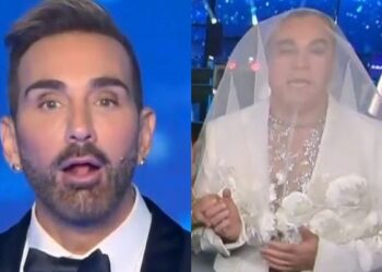 «Πάγωσε» ο Κοκλώνης με το… νυφικό πέπλο του Σαμαρά στο J2US: «Νίκο μου, αφού ντύθηκες γαμπρός…»