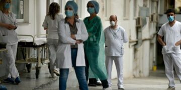 Ασφαλιστικό: Στα βαρέα και ανθυγιεινά εντάσσονται νοσηλευτές, οδηγοί και πληρώματα ασθενοφόρων ΕΣΥ και ΕΚΑΒ