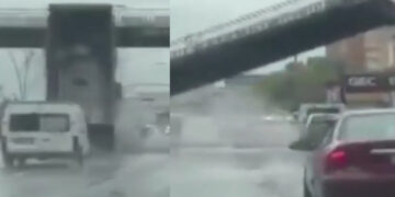 Alldaynews.gr Η στιγμή που πεζογέφυρα καταρρέει μετά από σύγκρουση φορτηγού με ανοιχτή καρότσα – 3 τραυματίες (video)