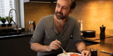 Alldaynews.gr Αλτσχάιμερ: Η τροφή που συνδέεται με έως και 27% χαμηλότερο κίνδυνο, σύμφωνα με νέα μελέτη