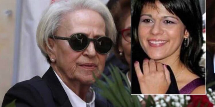 16 χρόνια από την τραγωδία στη Marfin: «Πιστεύω ότι κάποια στιγμή θα διαλευκανθεί» είπε η μητέρα της Αγγελικής Παπαθανασοπούλου που έχασε τη ζωή της