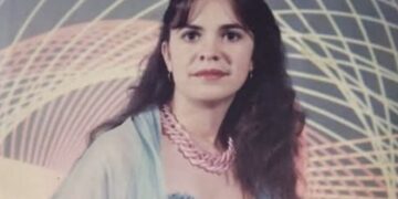 Πασίγνωστη και αγαπημένη Ελληνίδα το 1985 – Όλοι ψάχνουν να βρουν ποια είναι