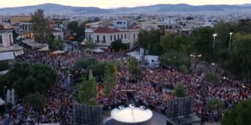 Λαοθάλασσα στην ανακοίνωση του νέου κόμματος του Αλέξη Τσίπρα
