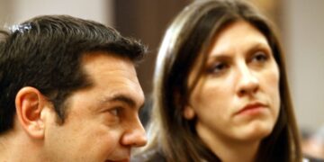 Ντοκιμαντέρ «Στο χιλιοστό»: Οι άγνωστες στιγμές, οι αυταπάτες των διαπραγματεύσεων του 2015 και η ειρωνεία της Ζωής Κωνσταντοπούλου (video)