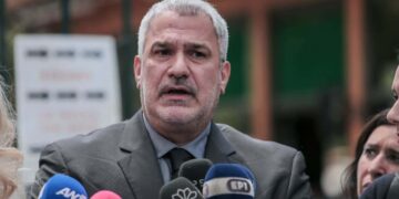 Σπύρος Χαριτάτος: Απαντάει λίγο ειρωνικά στον Μητσοτάκη μέσα από το Open για το ποιος θα σηκώσει το τηλέφωνο