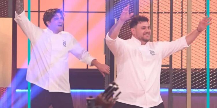 ΕΚΤΑΚΤΟ – ΤΕΛΙΚΟΣ MasterChef: Ο μεγάλος νικητής των 100.000 ευρώ -Τα κλάματα, η σύντροφός του και όσα δεν ξέρετε για τη ζωή του