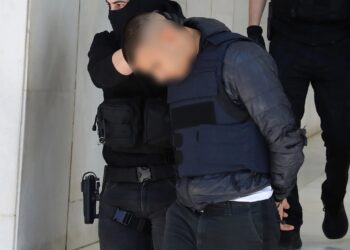 Η σπαρακτική κατάθεση του πατέρα του 27χρονου Θεόφιλου που τον έσφαξε 20χρονος στον Άγιο Δημήτριο – «Δεν έχω δουλειά μαζί σου δολοφόνε»