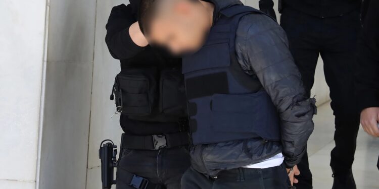 Η σπαρακτική κατάθεση του πατέρα του 27χρονου Θεόφιλου που τον έσφαξε 20χρονος στον Άγιο Δημήτριο – «Δεν έχω δουλειά μαζί σου δολοφόνε»