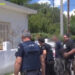 Διπλή δολοφονία στο Αίγιο: Βρέθηκε «κρυφή» πόρτα από συρματόπλεγμα δίπλα στο σπίτι του φονικού – Τα «θαμμένα» στοιχεία (video)