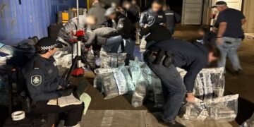 Σοκ με κύκλωμα ναρκωτικών: Εντοπίστηκαν 3 τόνοι κρυμμένης κοκαΐνης αξίας μισού δισεκατομμύριου ευρώ σε υπόγεια κρύπτη μονοκατοικίας