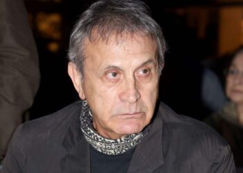 «Χτίζει αυτοκρατορία» ο Γιώργος Νταλάρας: Αυτό είναι το νέο του «παλάτι» εκατομμυρίων στην Αντίπαρο